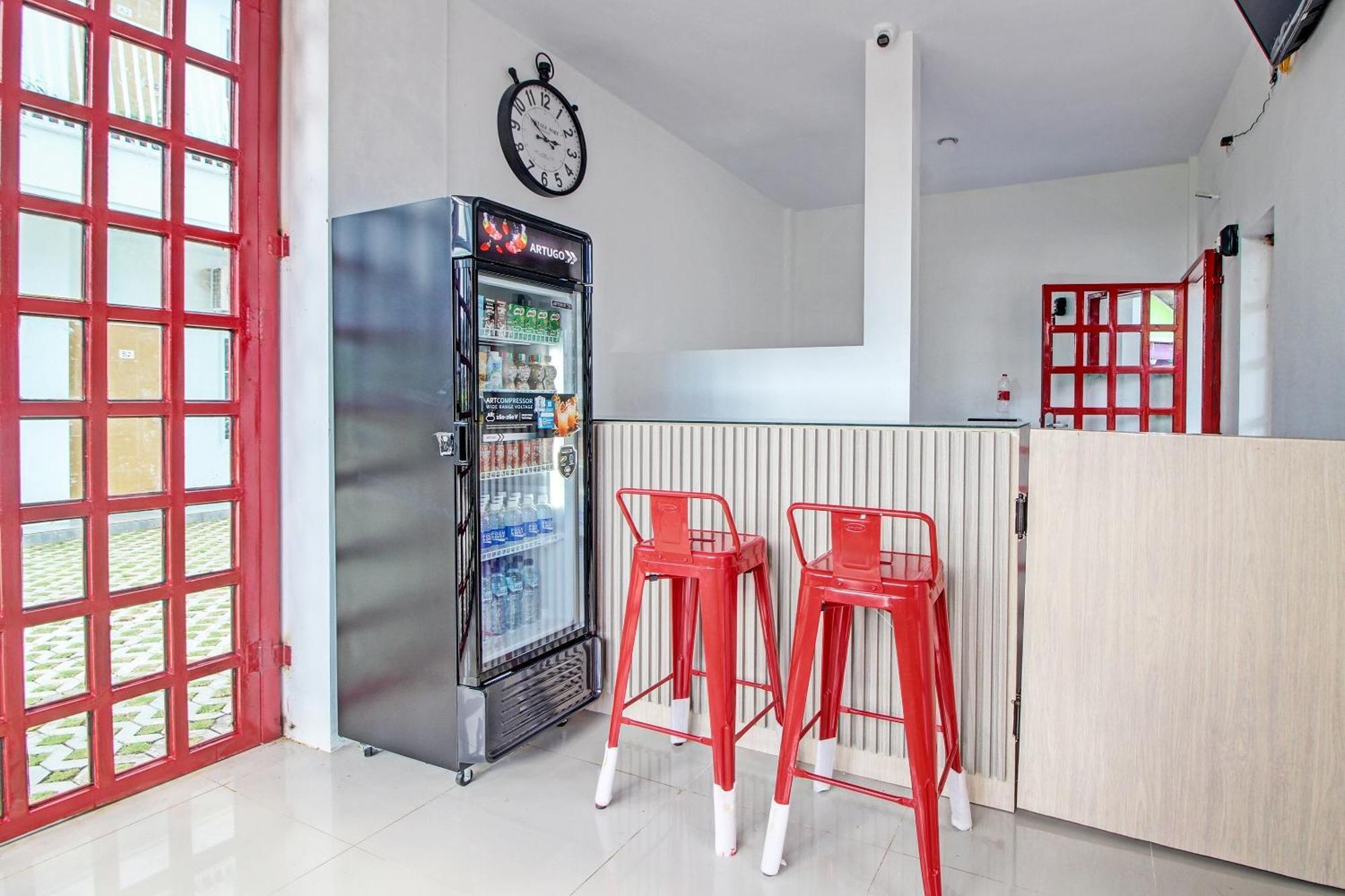 Super Oyo Collection O 92363 Kp Inn Yogyakarta Exterior foto