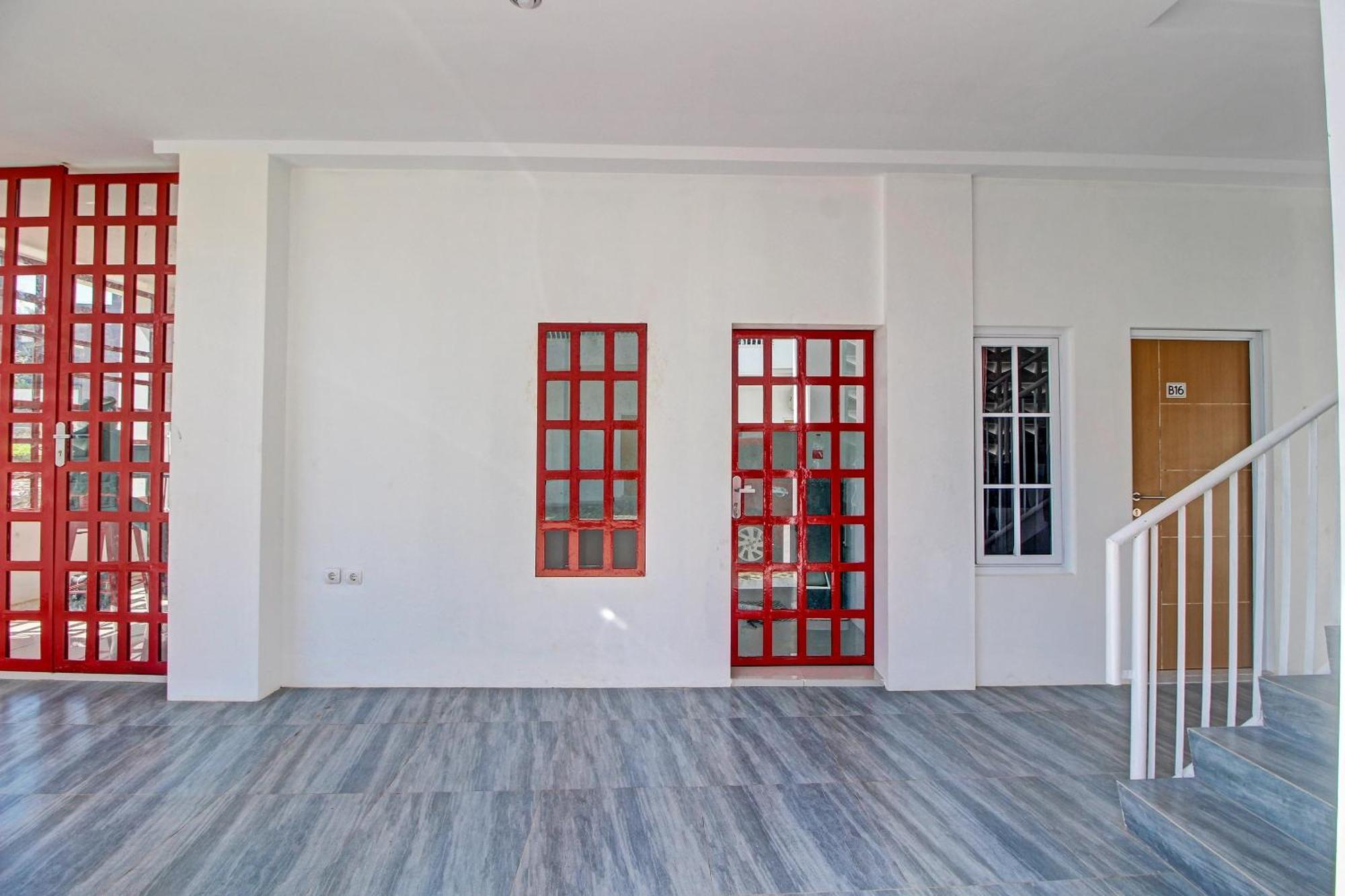 Super Oyo Collection O 92363 Kp Inn Yogyakarta Exterior foto
