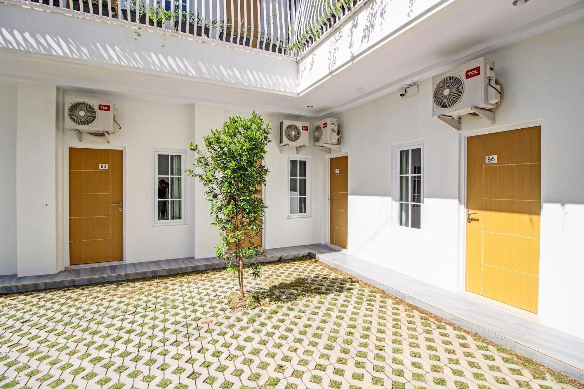 Super Oyo Collection O 92363 Kp Inn Yogyakarta Exterior foto
